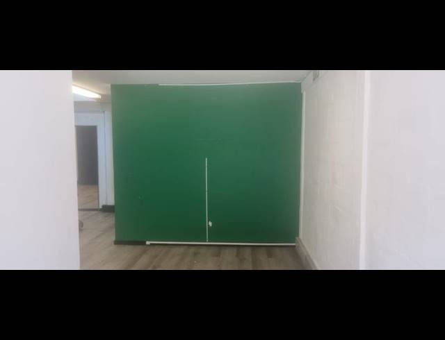 BUSINESS PROPERTY TO RENT IN MOWBRAY